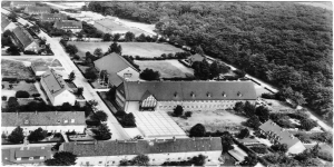 Luftbild Volksschule ca. 1960
